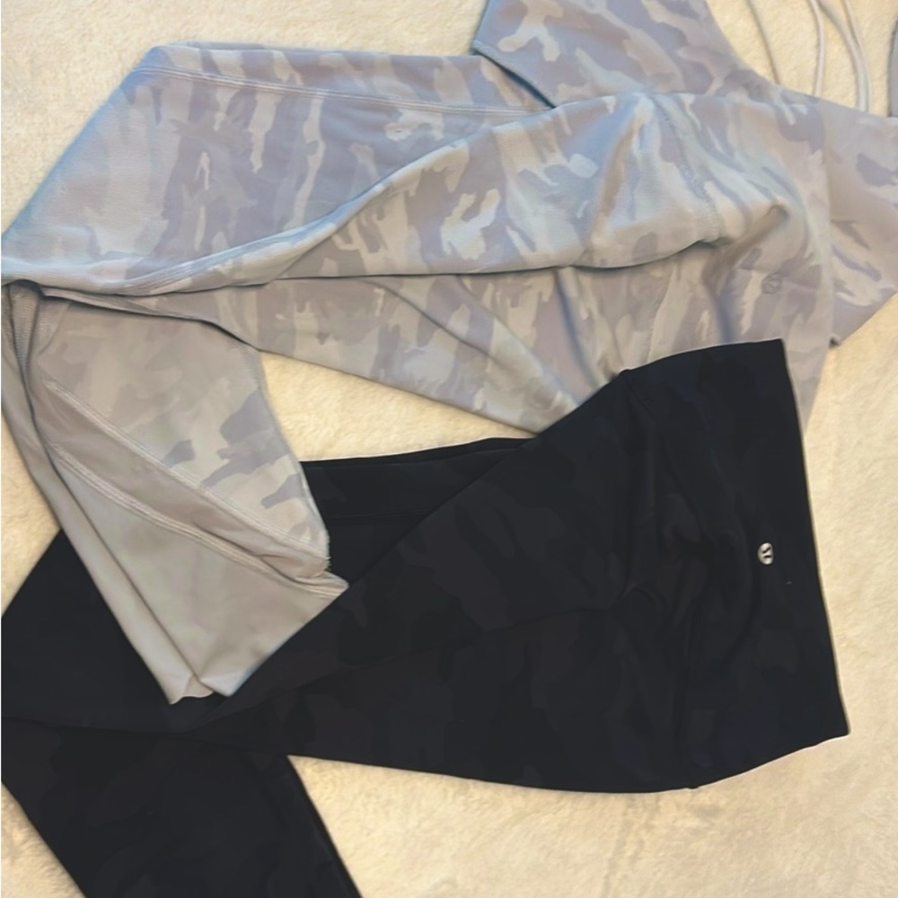 Lululemon leggings size 4 and medium bra